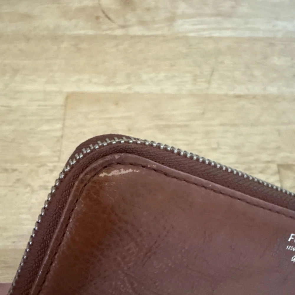 Fossil Zip Around Brown Leather Wallet